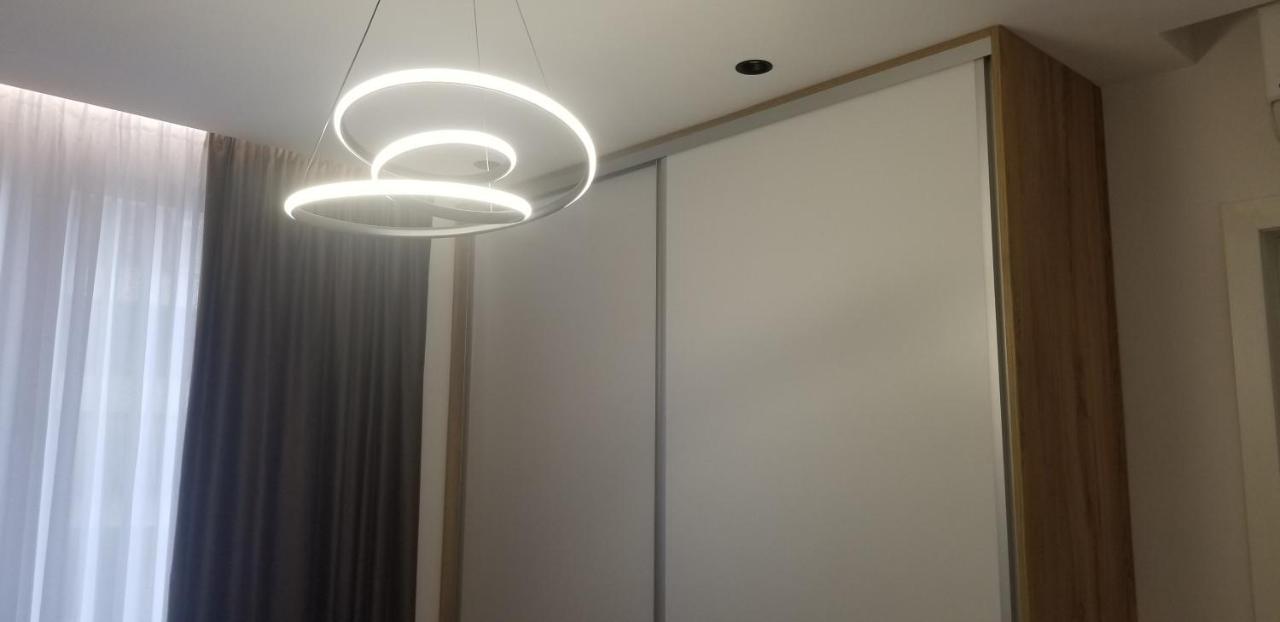 2A Near Blloku Area Apartment ติรานา ภายนอก รูปภาพ