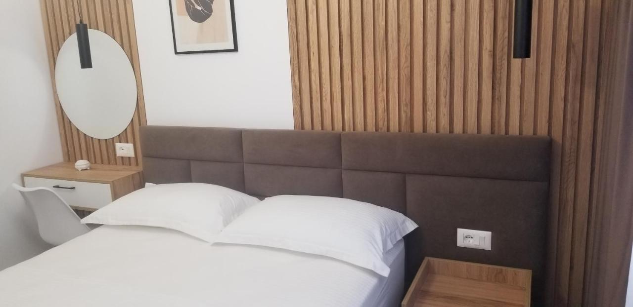 2A Near Blloku Area Apartment ติรานา ภายนอก รูปภาพ